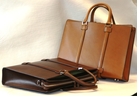 何度目かのブッテーロ天ファスナーブリーフケース - ル・ボナー